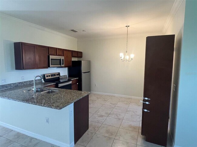 Foto del edificio - 8463 Dinnano St