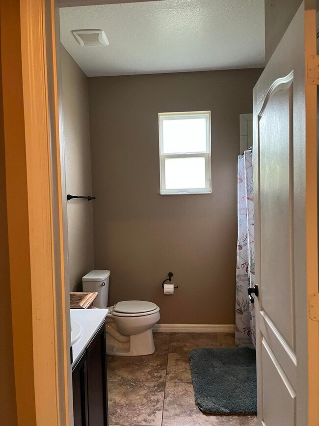 Building Photo - 139 Port Royal Ct