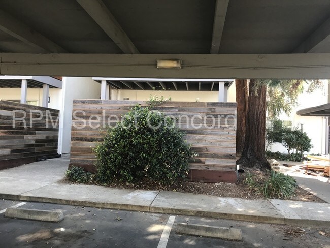 Building Photo - 4081 Clayton Rd