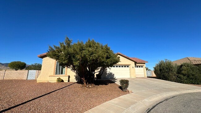 Foto del edificio - Pristine 4 bedroom, 2 bath home available ...