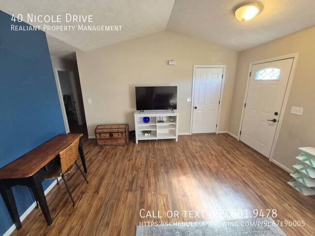 Foto del edificio - 40 Nicole Dr