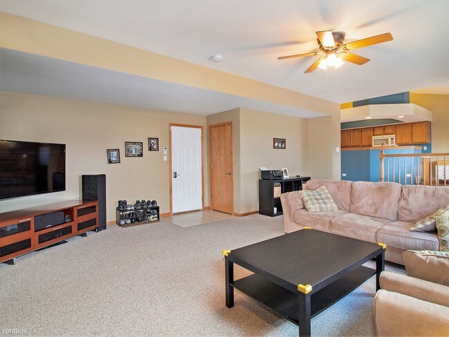 Building Photo - 3 br, 2 bath House - 2921 Twin Falls Dr