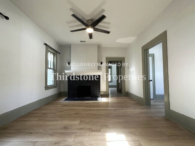 Foto del edificio - 2030 Redwing St