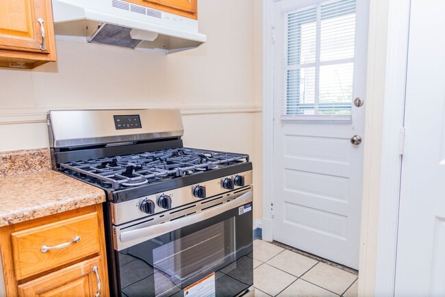 Photo - 1518 Porter St Apartment