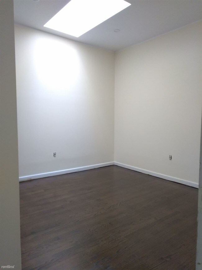 Building Photo - 1161 Greene Ave