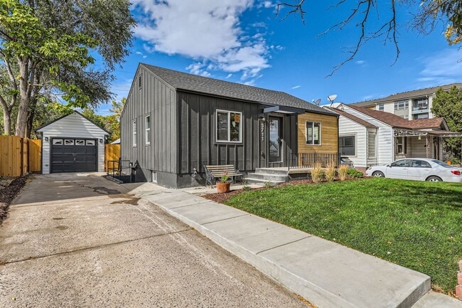 Building Photo - 3711 S Sherman St