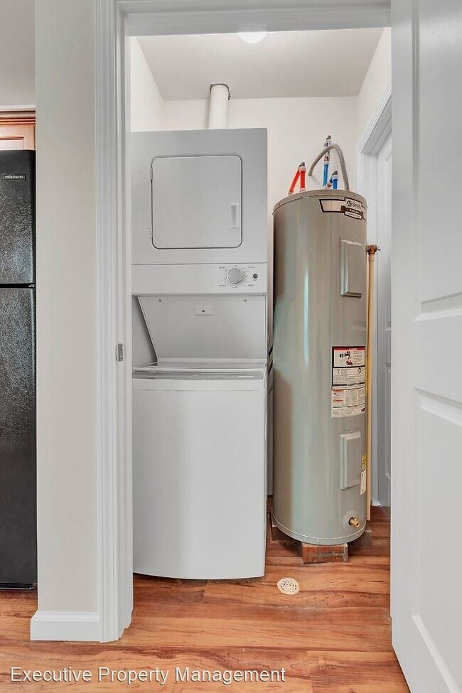 Building Photo - 1 br, 1 bath Apartment - 1112 Bertling, Bl...