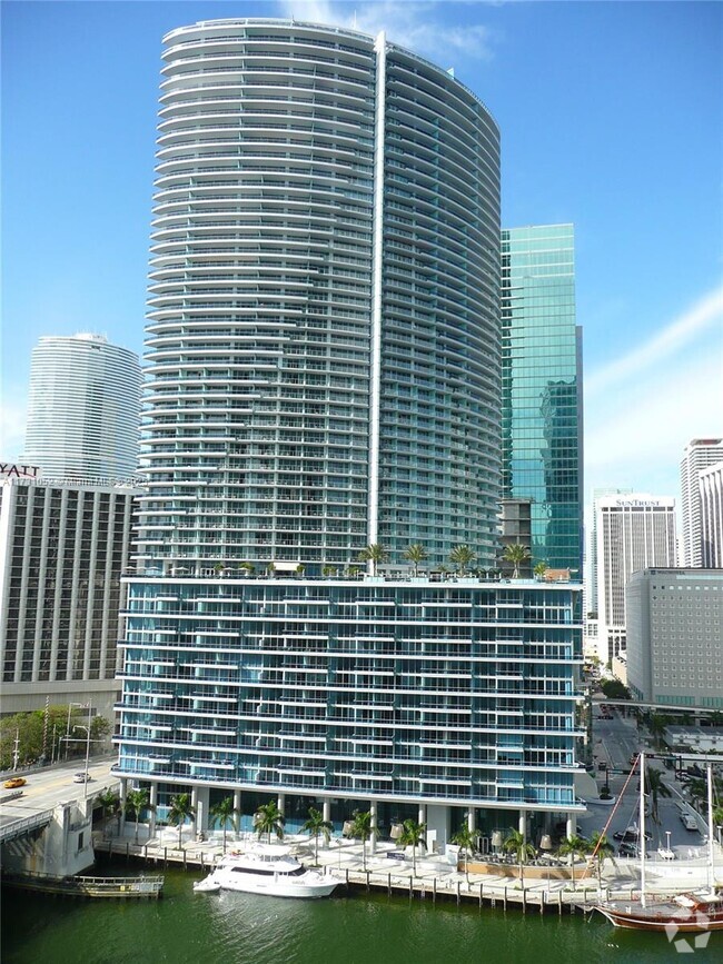 Building Photo - 200 Biscayne Blvd