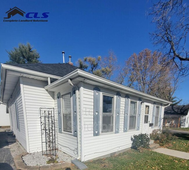 Foto del edificio - 824 East Harris Street Front House