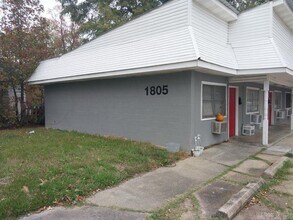 Building Photo - 1805 S Beech St