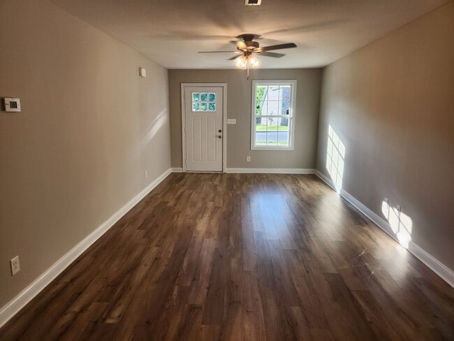 Building Photo - Practically Brand New!