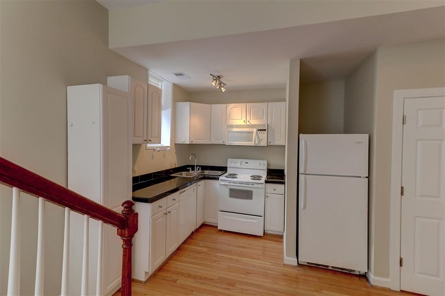 Kitchen - 295 King St