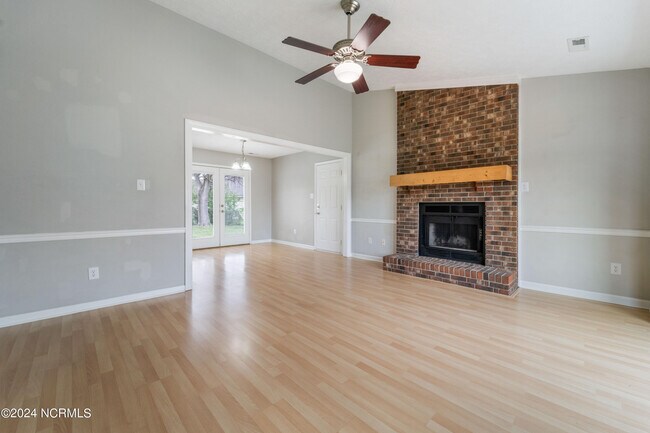 Building Photo - 406 Bobcat Cir