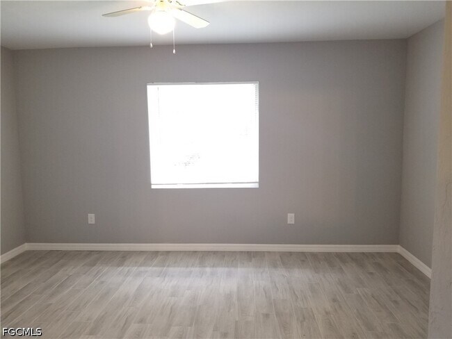 Foto del edificio - 8527 Agate St