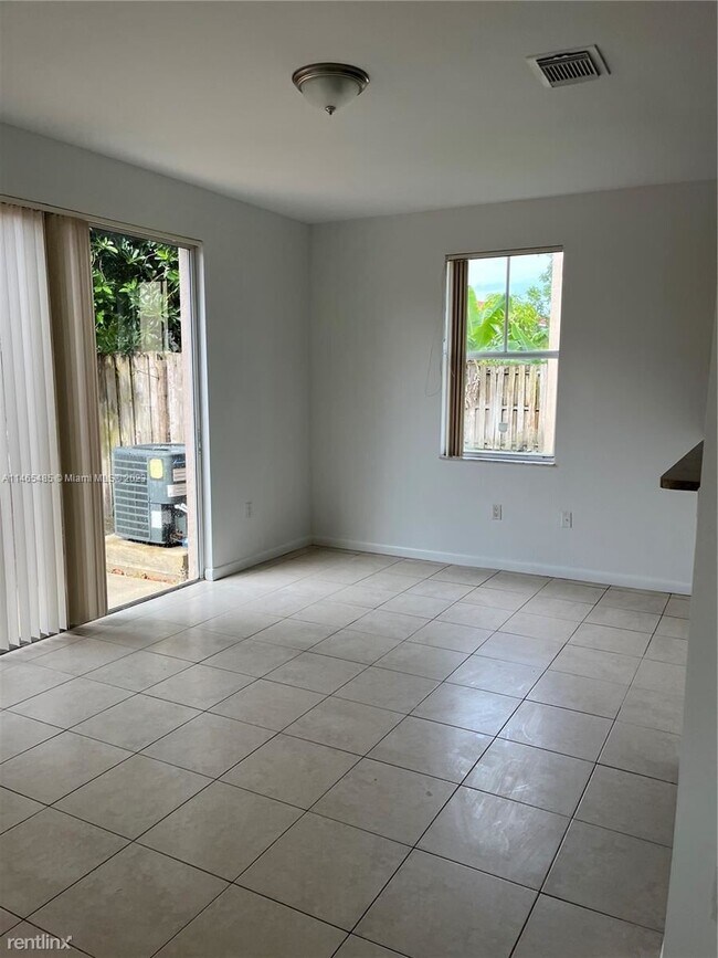 Building Photo - 4 br, 2.5 bath House - 13865 SW 275th St 1...
