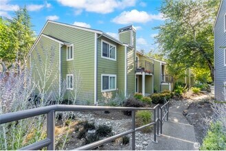 Building Photo - 12607 SE 41st Pl