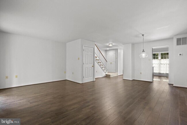 Building Photo - 3474 Aviary Way