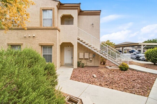Foto del edificio - Charming First-Floor 2-Bedroom Condo