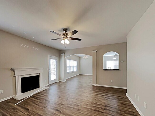 Foto del edificio - 6803 Grand Hickory Dr