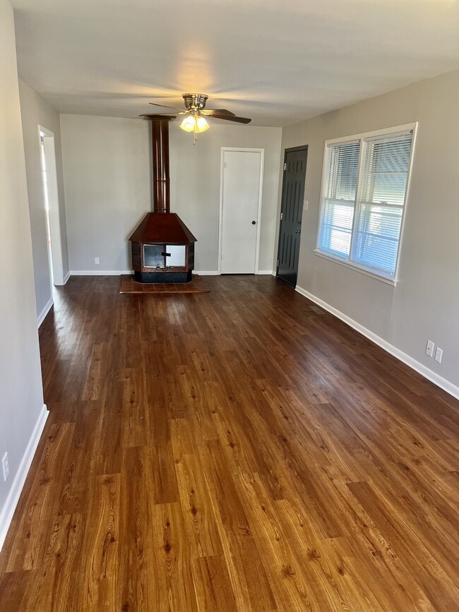 Building Photo - 317 S Seward St