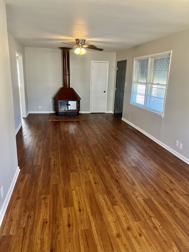 Foto del edificio - 317 S Seward St