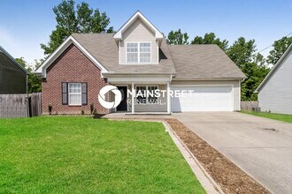 Building Photo - 143 Lyndhurst Dr