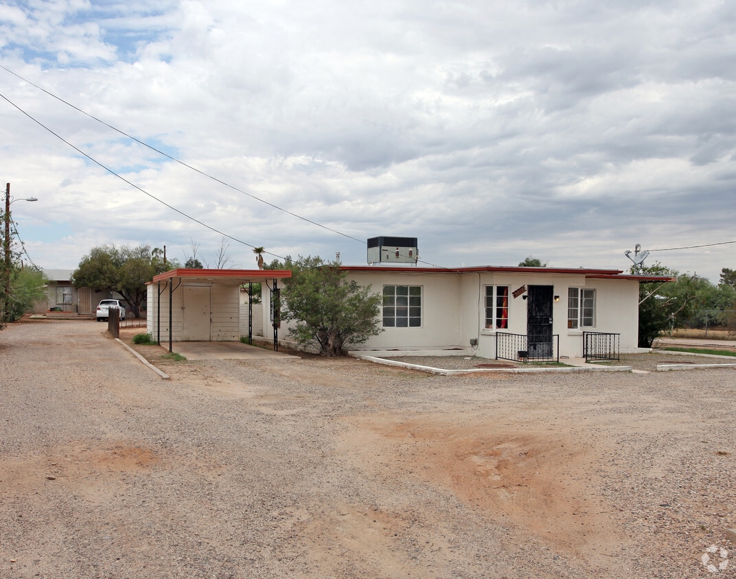 Building Photo - 3013-3017 N Geronimo Ave