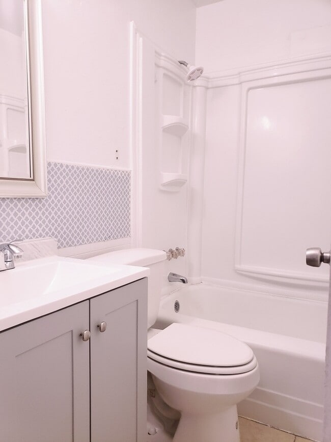 Foto del edificio - 1709 Duncan Ave