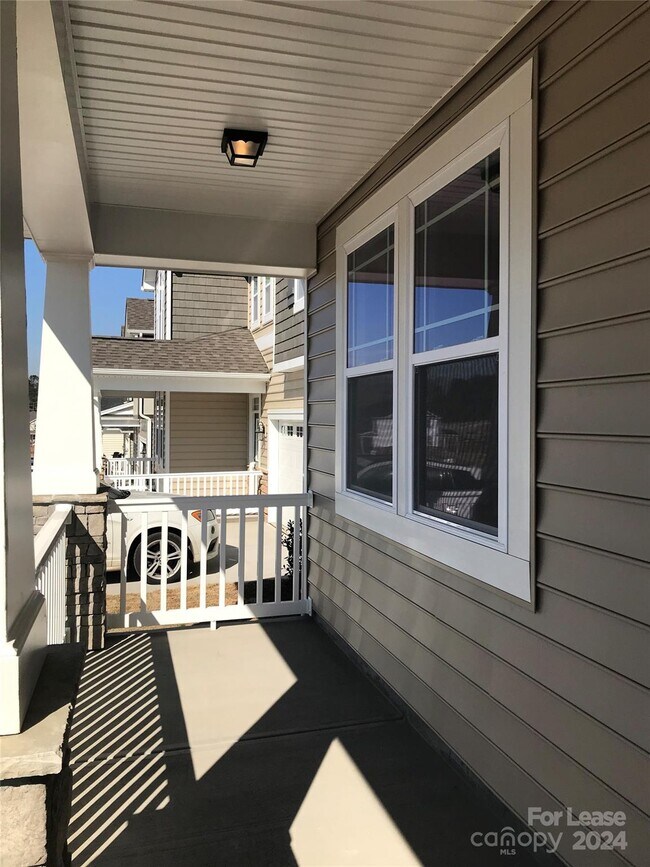 Building Photo - 16049 Fieldstone Trace