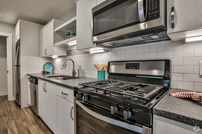 Building Photo - Avonlea Riverside