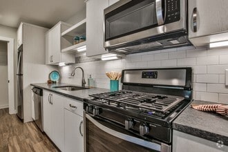 Building Photo - Avonlea Riverside