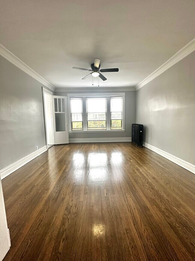 Foto del edificio - 1214 W Rosemont Ave