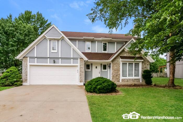 Primary Photo - 4 Bed 2.5 Bath In Olathe! Available NOW!!