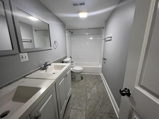 Foto del edificio - 917 E 50th St