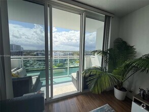 Building Photo - 3000 S Ocean Dr