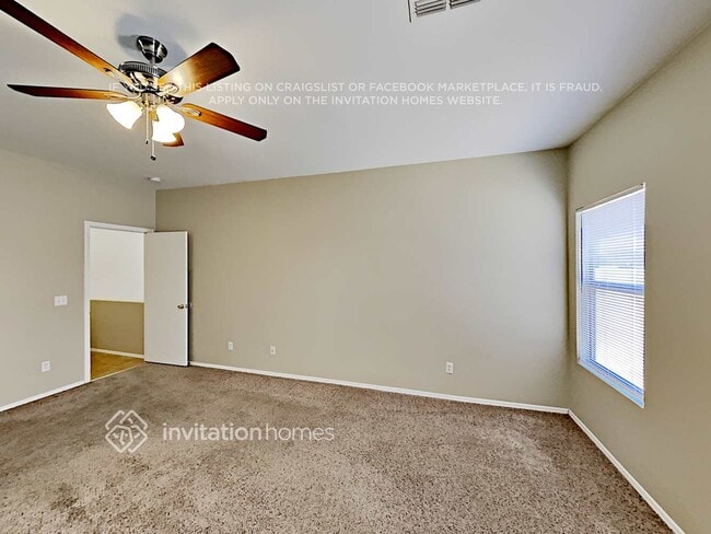 Building Photo - 2352 E Hazeltine Way