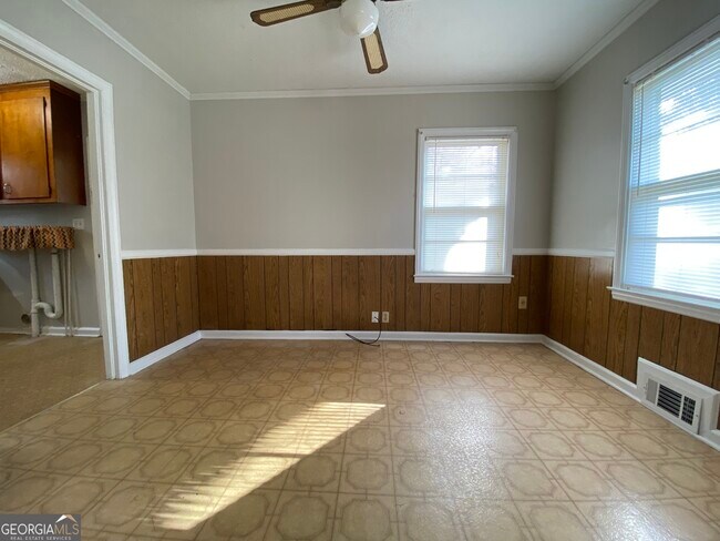 Foto del edificio - 225 S Myrtle St