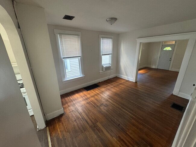 Foto del edificio - 65 W Blake Ave
