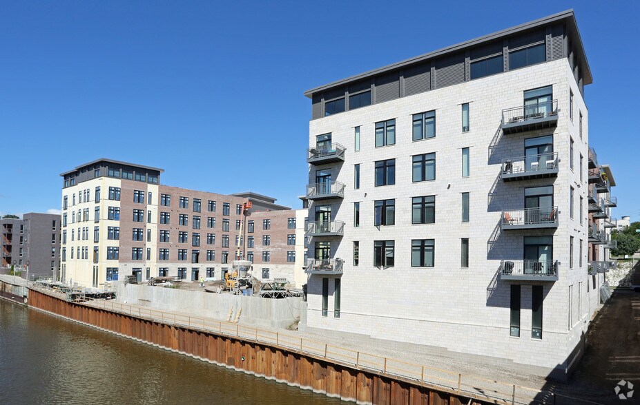 Walker's Landing Apartments Rentals Milwaukee, WI