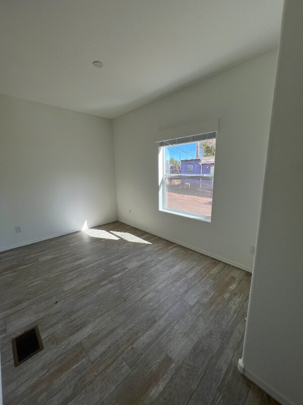 Foto del edificio - 2000 E Frontier Ave