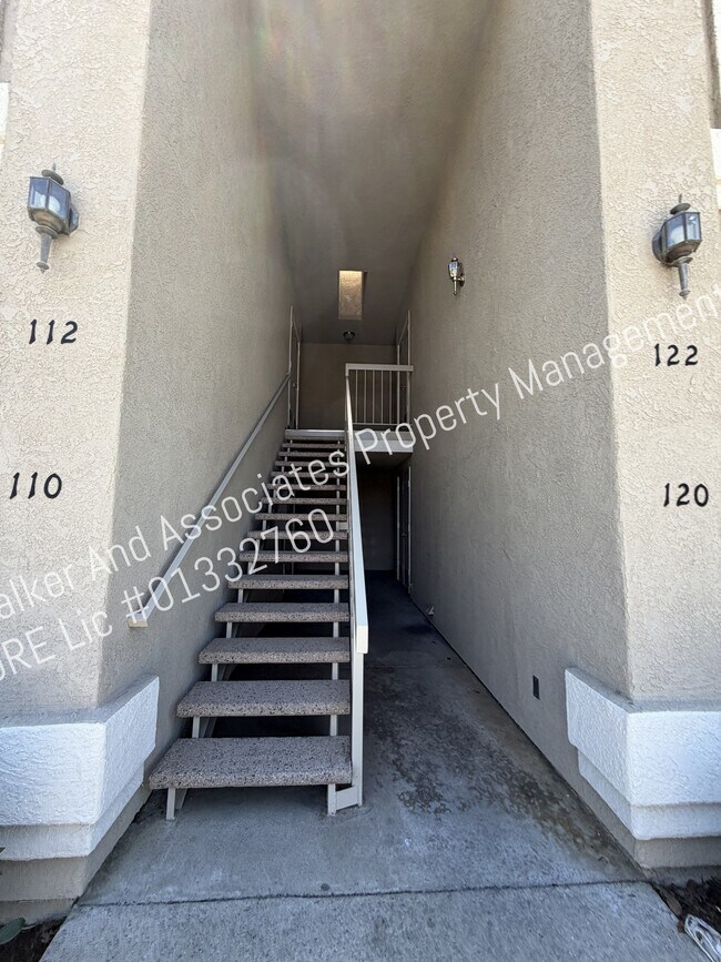 Foto del edificio - 122 Goodwin Rd