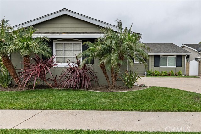 Foto del edificio - 4580 Hazelnut Ave