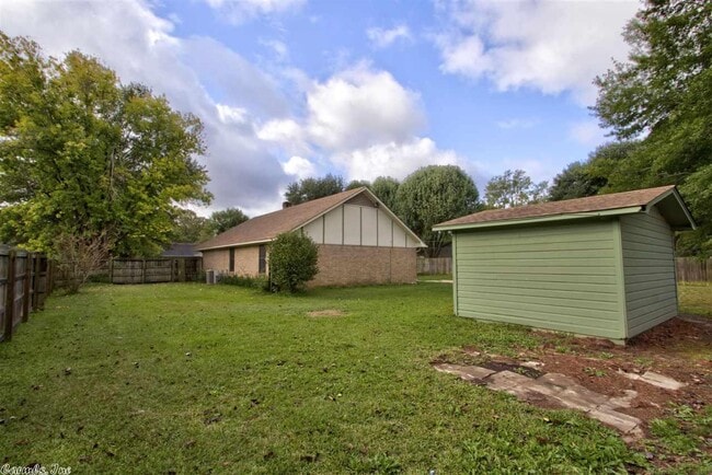 Building Photo - 4102 Monroe Dr
