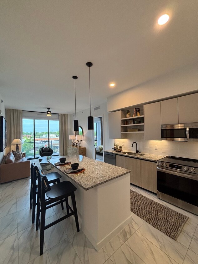 Foto principal - 2331 NE 171st St