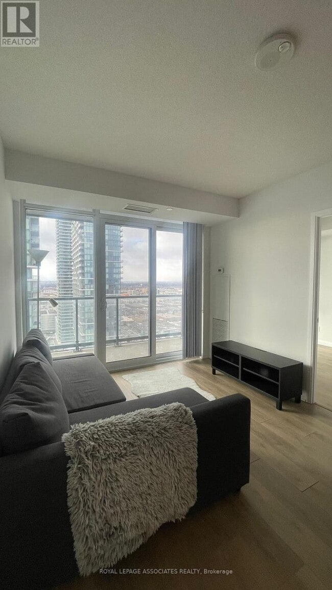 Building Photo - 7895 Jane St