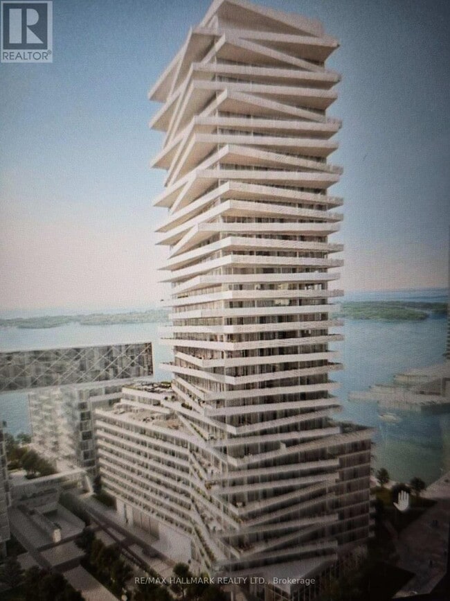 Building Photo - 15 Queens Quay E