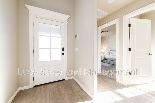 Foto del edificio - 3300 NW 159th Terrace