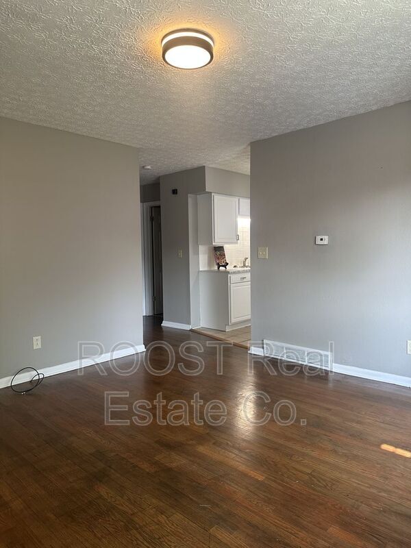 Foto del edificio - 1709 Elaine Rd