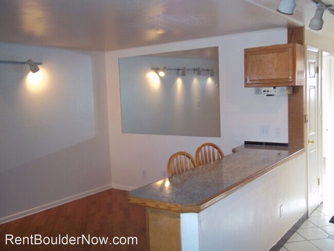 Building Photo - 640-680 S Lashley Ln