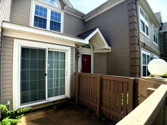 Foto del edificio - Move in Ready 2 bedroom condo Prime location